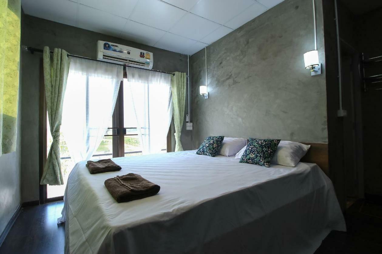 Falik Farm Stay Phra Nakhon Si Ayutthaya Exterior foto